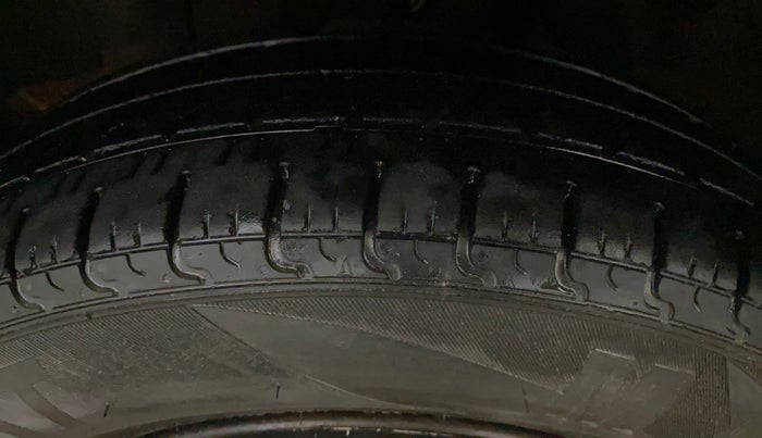 2016 Renault Kwid RXT 1.0, Petrol, Manual, 49,276 km, Left Front Tyre Tread