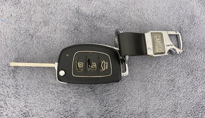 2014 Hyundai Verna FLUIDIC 1.6 VTVT SX AT, Petrol, Automatic, 55,030 km, Key Close Up