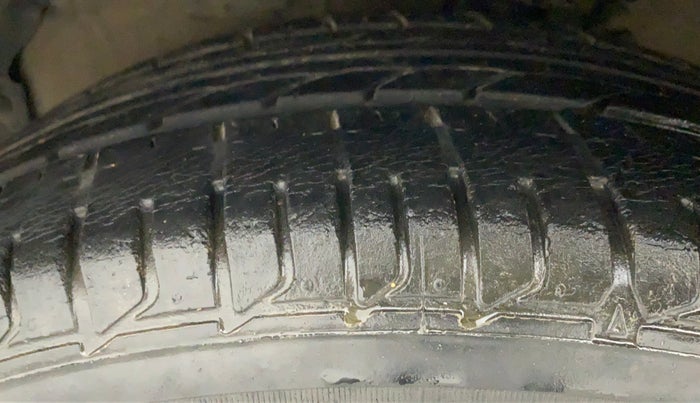 2014 Hyundai Verna FLUIDIC 1.6 VTVT SX AT, Petrol, Automatic, 55,030 km, Left Front Tyre Tread