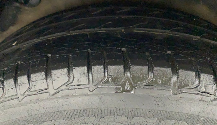 2014 Hyundai Verna FLUIDIC 1.6 VTVT SX AT, Petrol, Automatic, 55,030 km, Right Rear Tyre Tread