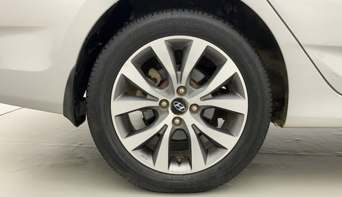 2014 Hyundai Verna FLUIDIC 1.6 VTVT SX AT, Petrol, Automatic, 55,030 km, Right Rear Wheel