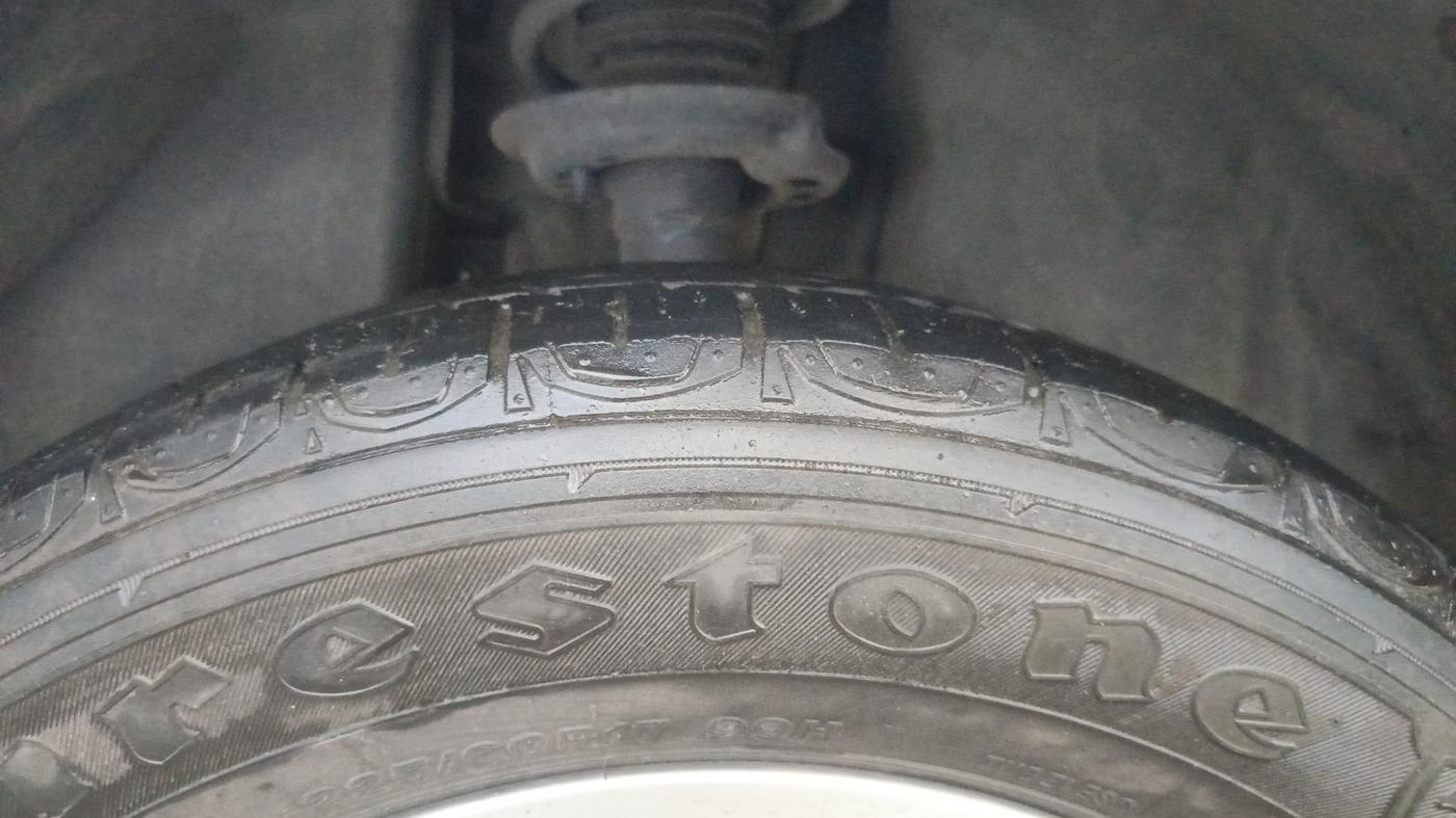2017 Jeep Compass LIMITED 1.4 PETROL AT, Petrol, Automatic, 66,520 km, Right Rear Tyre Tread