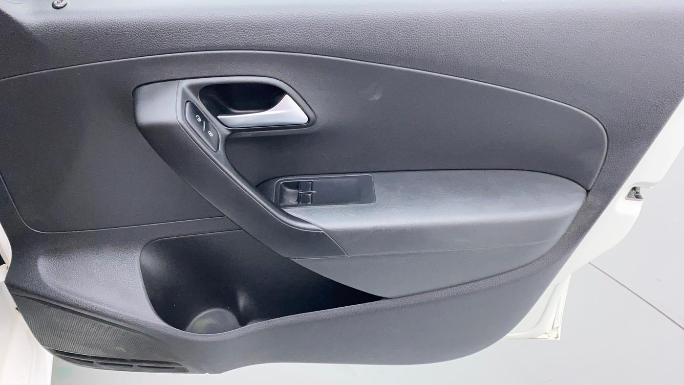 2019 Volkswagen Ameo Trendline 1.0, Petrol, Manual, 77,643 km, Driver Side Door Panels Control