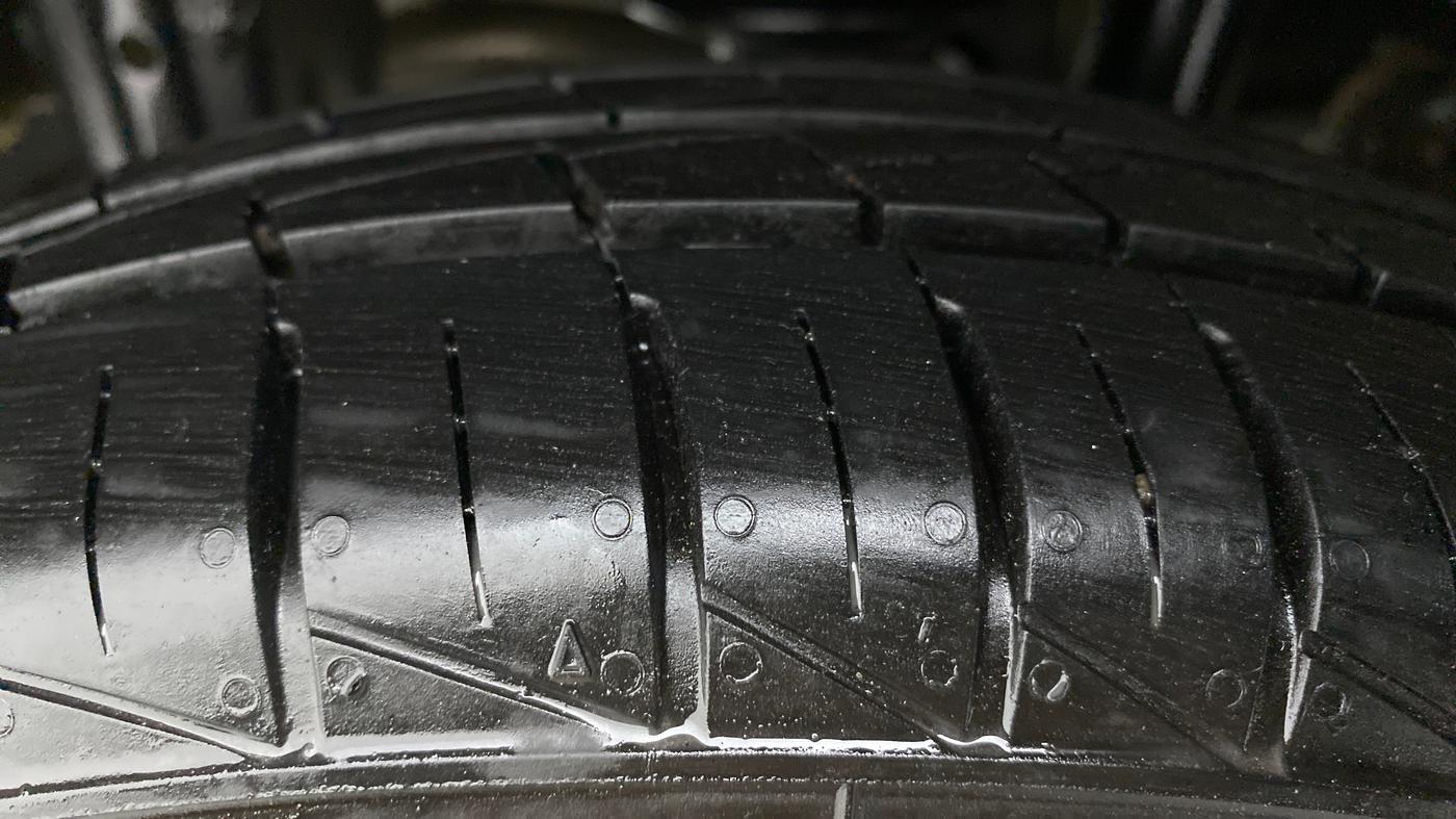 2019 Maruti Alto 800 VXI, Petrol, Manual, 2,418 km, Right Rear Tyre Tread