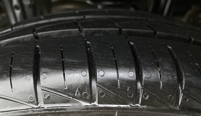 2019 Maruti Alto 800 VXI, Petrol, Manual, 2,418 km, Right Rear Tyre Tread