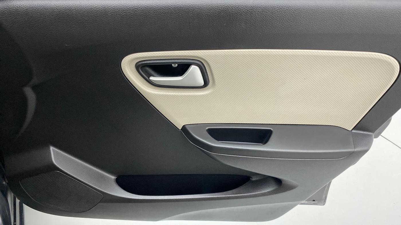 2019 Maruti Alto 800 VXI, Petrol, Manual, 2,418 km, Driver Side Door Panels Control