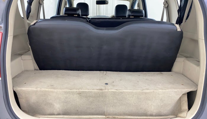 2015 Maruti Ertiga VXI CNG, CNG, Manual, 1,21,416 km, Boot Inside