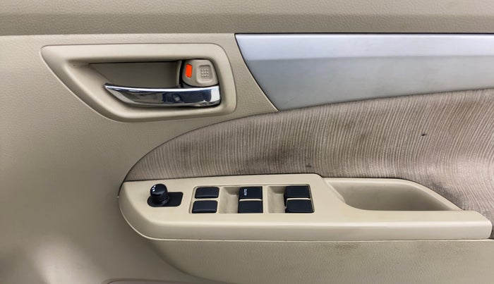 2015 Maruti Ertiga VXI CNG, CNG, Manual, 1,21,416 km, Driver Side Door Panels Control