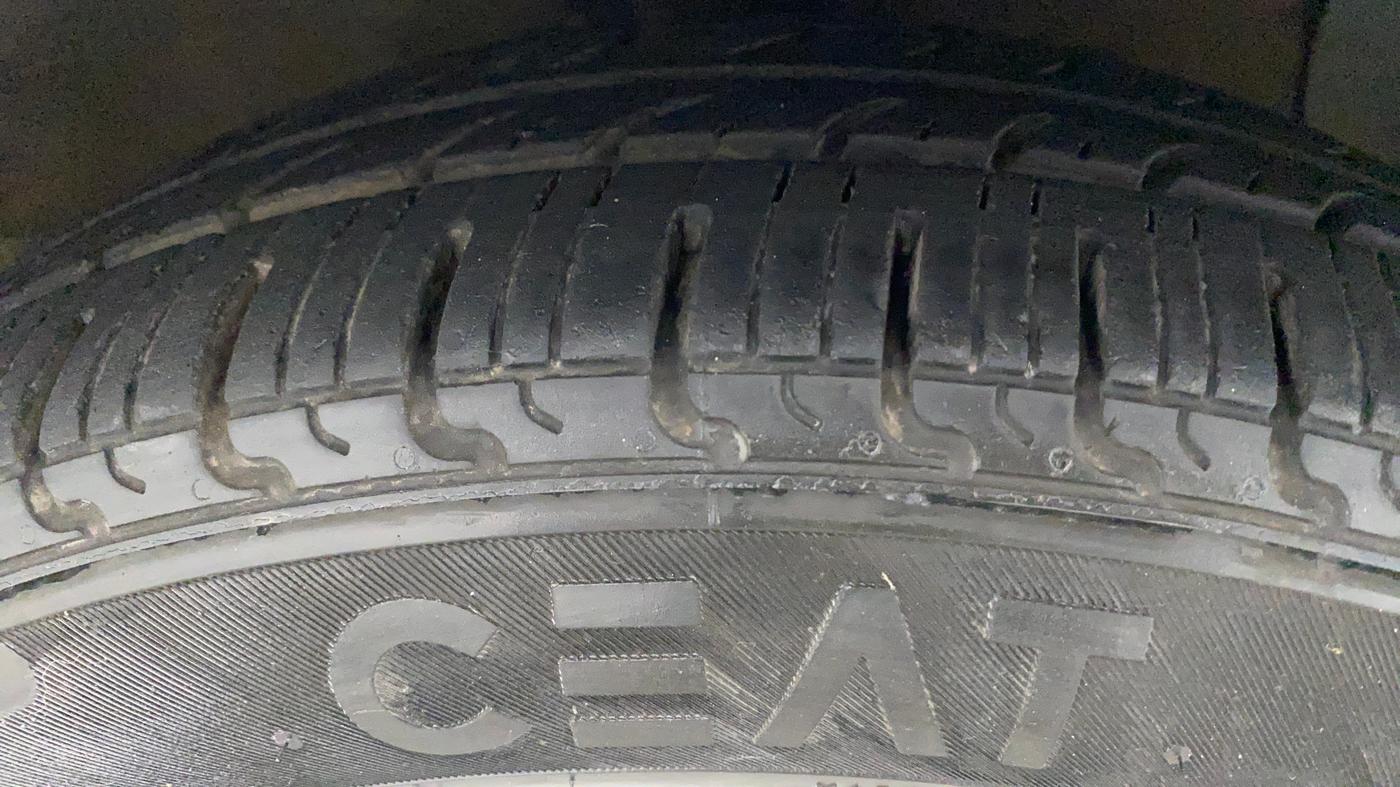 2016 Hyundai Xcent SX 1.2, Petrol, Manual, 57,443 km, Right Front Tyre Tread