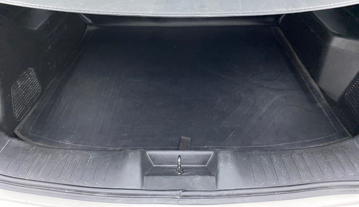 2019 MG HECTOR SHARP 2.0 DIESEL, Diesel, Manual, 56,040 km, Boot Inside
