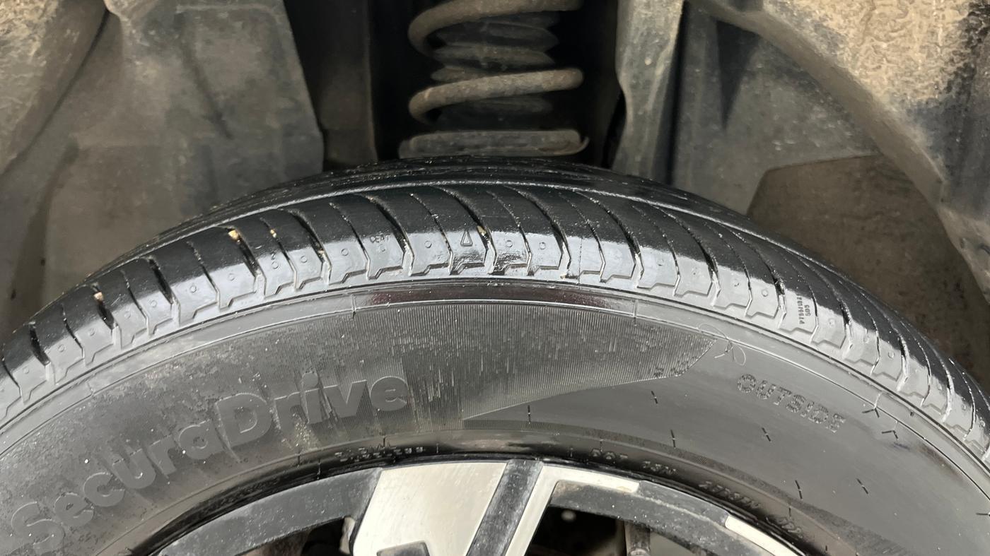 2021 Renault Kiger RXT (O) AMT, Petrol, Automatic, 55,848 km, Left Front Tyre Tread