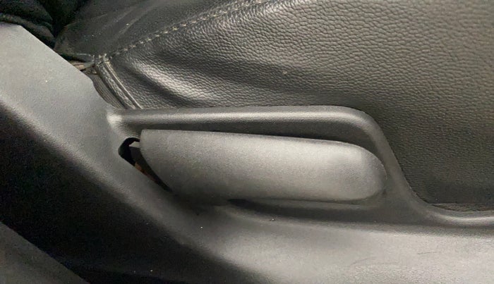 2016 Maruti Swift VXI, Petrol, Manual, 18,988 km, Driver Side Adjustment Panel