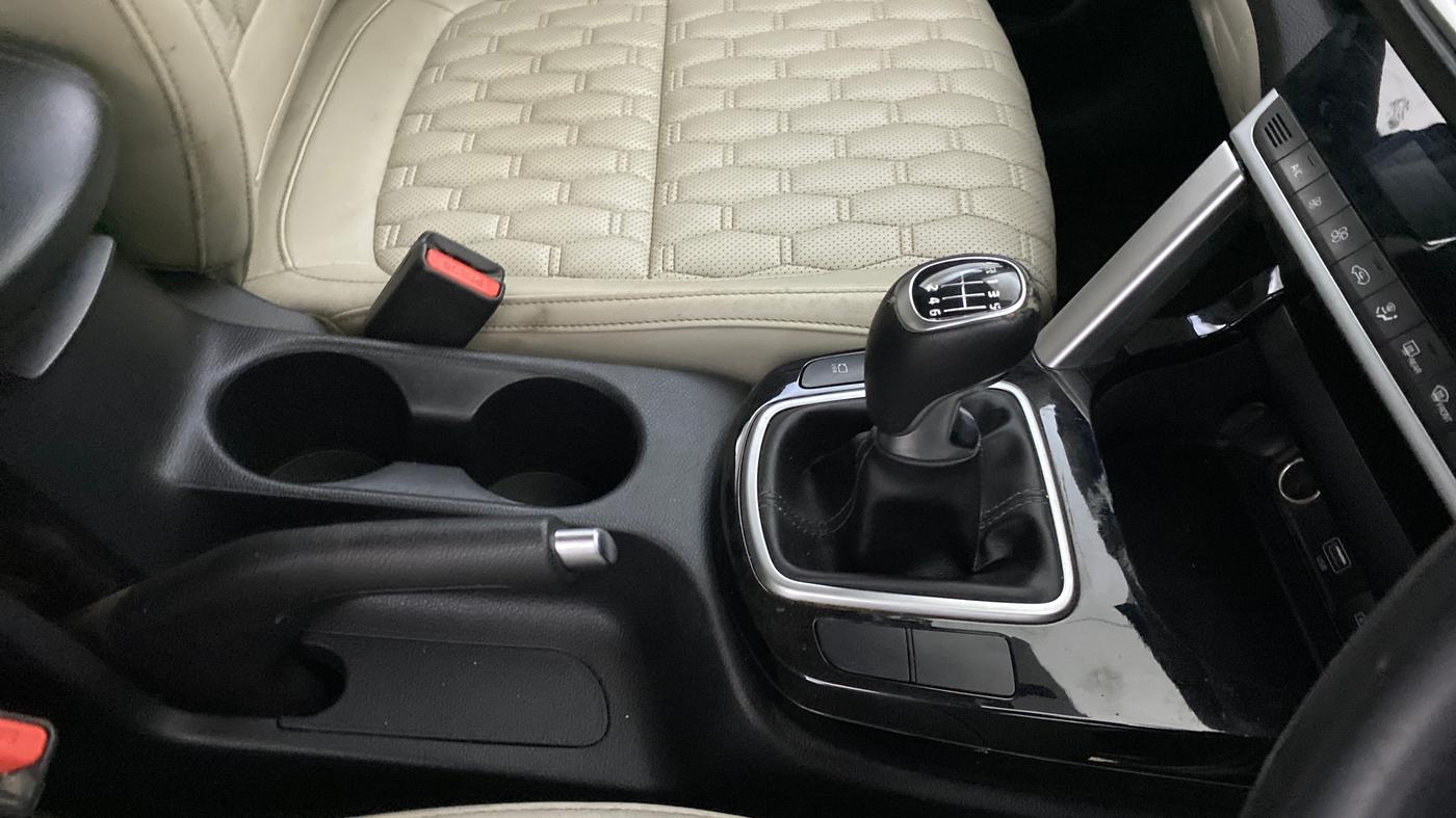 2021 KIA SELTOS HTX 1.5 PETROL, Petrol, Manual, 21,637 km, Gear Lever
