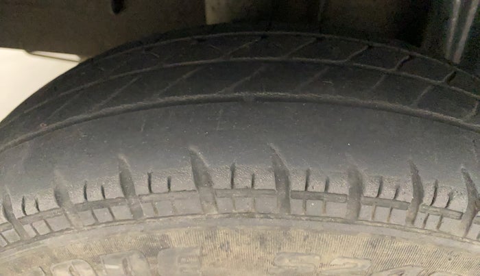 2020 Renault TRIBER RXL MT, Petrol, Manual, 57,736 km, Right Rear Tyre Tread