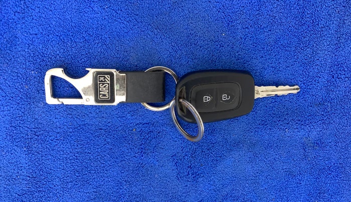 2020 Renault TRIBER RXL MT, Petrol, Manual, 57,736 km, Key Close Up