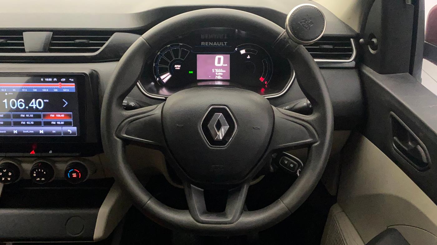 2020 Renault TRIBER RXL MT, Petrol, Manual, 57,736 km, Steering Wheel Close Up