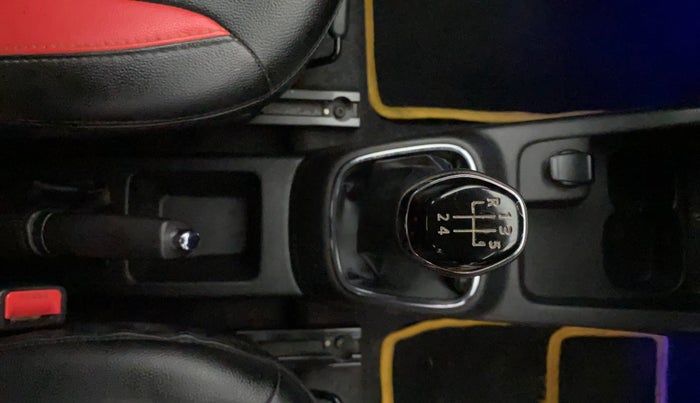 2019 Renault Kwid RXT 1.0 (O), Petrol, Manual, 51,134 km, Gear Lever