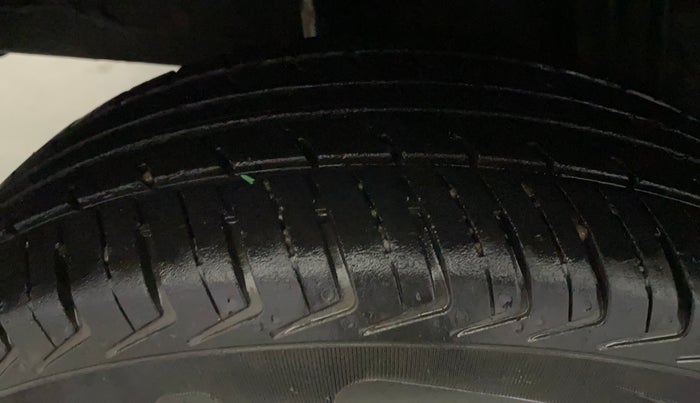 2019 Renault Kwid RXT 1.0 (O), Petrol, Manual, 51,134 km, Right Rear Tyre Tread