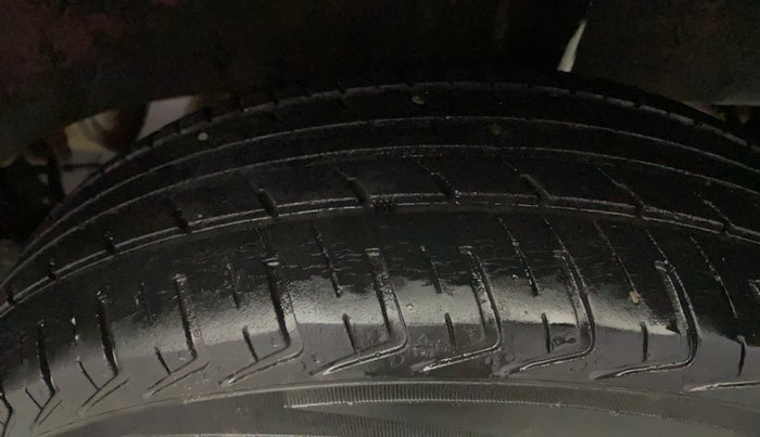 2019 Renault Kwid RXT 1.0 (O), Petrol, Manual, 51,134 km, Left Rear Tyre Tread