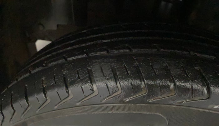 2019 Renault Kwid RXT 1.0 (O), Petrol, Manual, 51,134 km, Left Front Tyre Tread