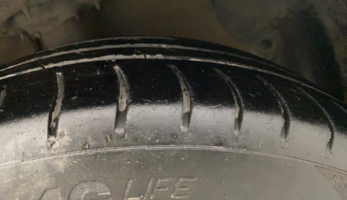 2015 Hyundai Grand i10 ASTA (O) 1.2 KAPPA VTVT, Petrol, Manual, 71,429 km, Right Front Tyre Tread