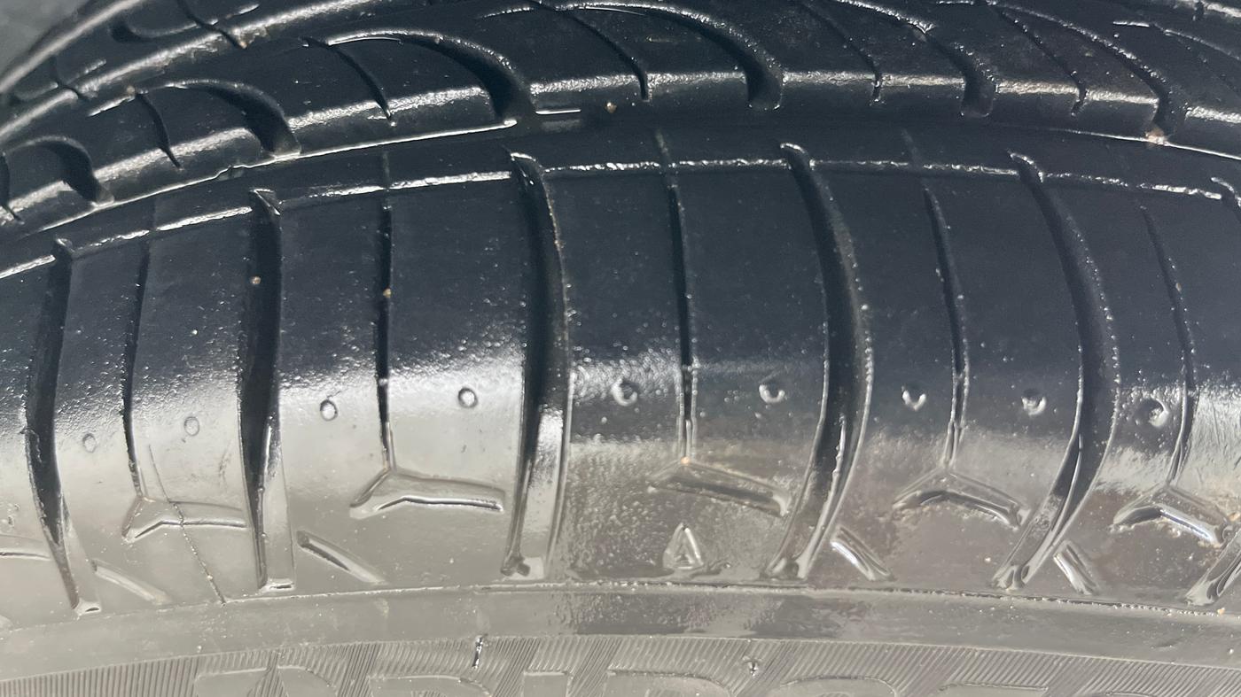 2013 Honda Brio EX MT, Petrol, Manual, 79,967 km, Right Front Tyre Tread