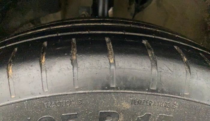 2020 Maruti Swift ZXI, Petrol, Manual, 80,168 km, Left Front Tyre Tread