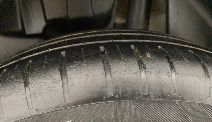 2020 Maruti Swift ZXI, Petrol, Manual, 80,168 km, Left Rear Tyre Tread