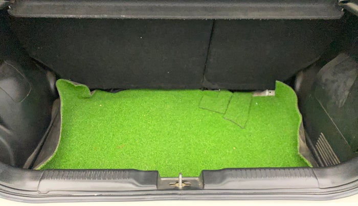 2020 Maruti Swift ZXI, Petrol, Manual, 80,168 km, Boot Inside