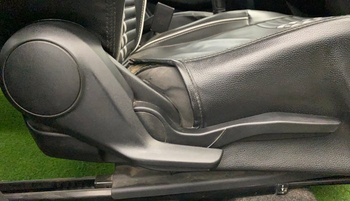 2020 Maruti Swift ZXI, Petrol, Manual, 80,168 km, Driver Side Adjustment Panel