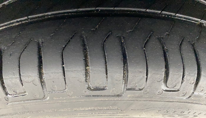 2017 Maruti Alto K10 VXI (O), Petrol, Manual, 55,404 km, Left Front Tyre Tread