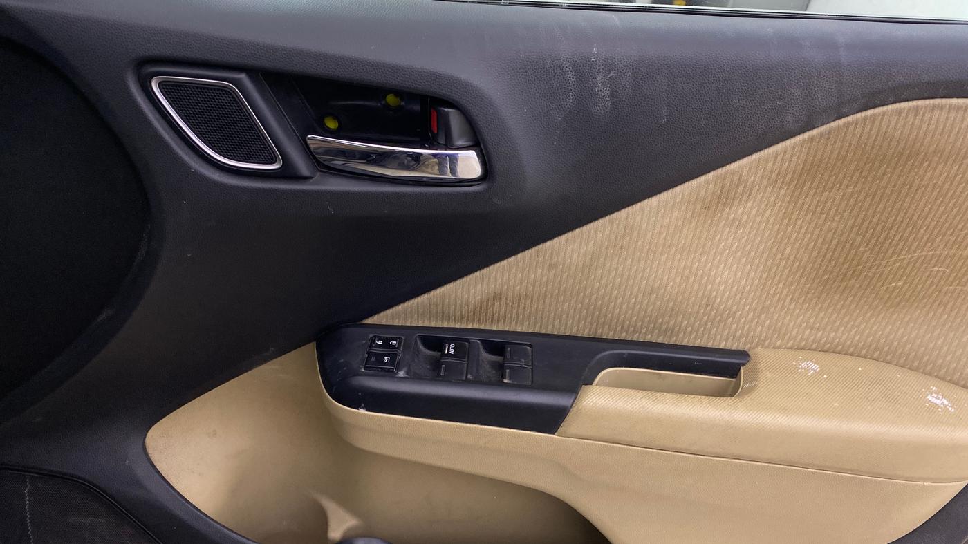 2020 Honda City 1.5L I-VTE V CVT, Petrol, Automatic, 1,08,739 km, Driver Side Door Panels Control