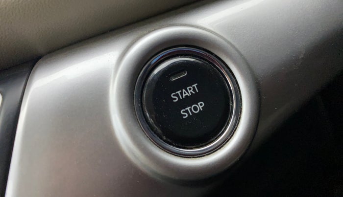 2023 Mahindra XUV700 AX 7 LUXURY P AT 7 STR, Petrol, Automatic, 60,165 km, Keyless Start/ Stop Button