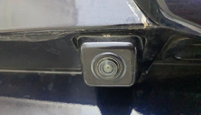 2023 Mahindra XUV700 AX 7 LUXURY P AT 7 STR, Petrol, Automatic, 60,165 km, Parking Camera