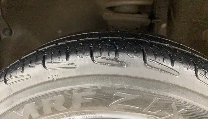 2015 Maruti Alto 800 LXI, Petrol, Manual, 37,619 km, Left Front Tyre Tread