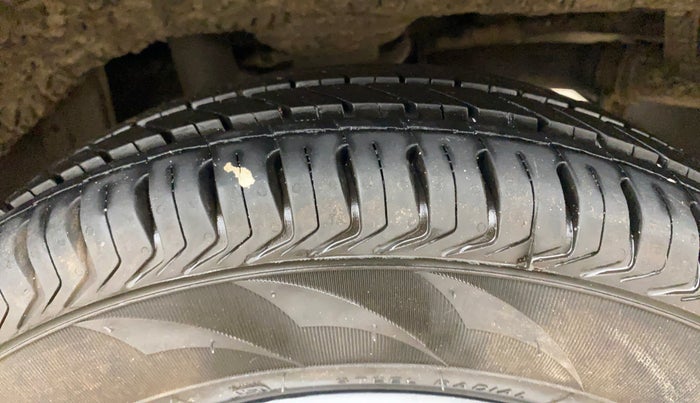 2015 Maruti Alto 800 LXI, Petrol, Manual, 37,619 km, Left Rear Tyre Tread