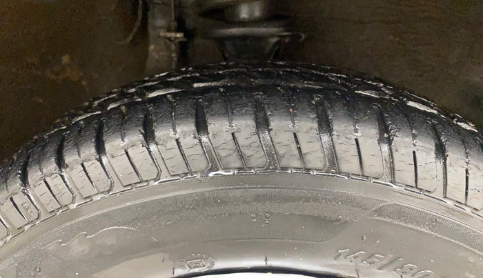 2015 Maruti Alto 800 LXI, Petrol, Manual, 37,619 km, Right Front Tyre Tread