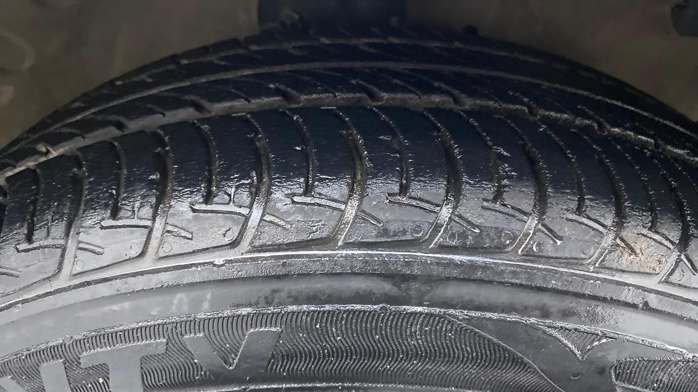 2015 Maruti Celerio VXI AGS, Petrol, Automatic, 48,045 km, Right Front Tyre Tread