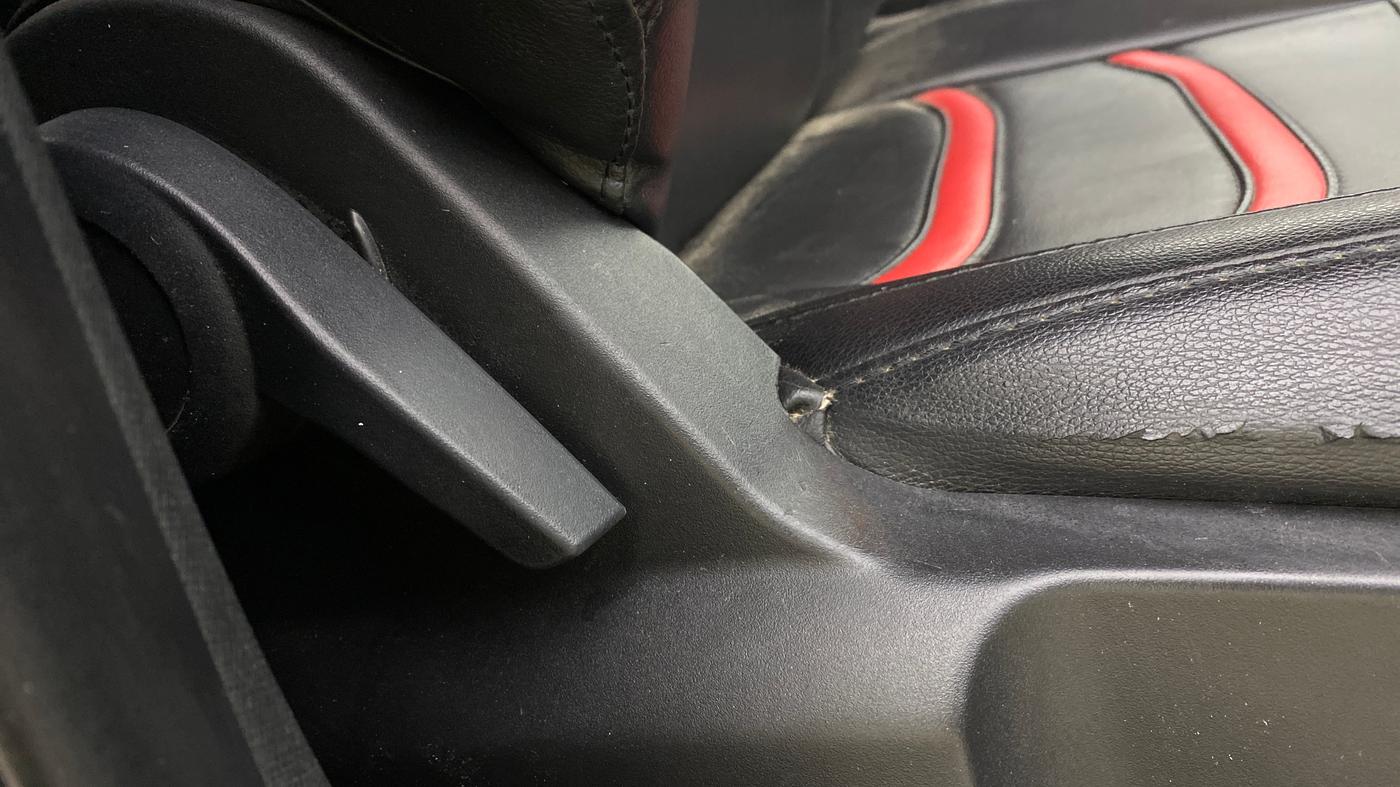 2022 Tata PUNCH PURE MT, Petrol, Manual, 73,696 km, Driver Side Adjustment Panel