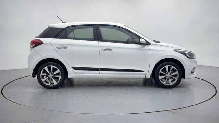2017 Hyundai Elite i20 1.4 CRDI ASTA (O), Diesel, Manual, 1,01,363 km, Right Side View