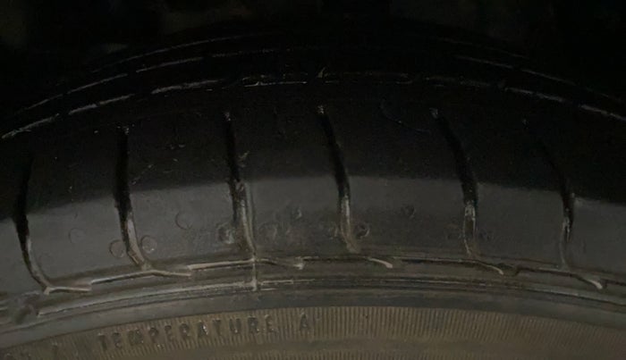 2020 Tata NEXON XM PETROL, Petrol, Manual, 72,464 km, Left Front Tyre Tread