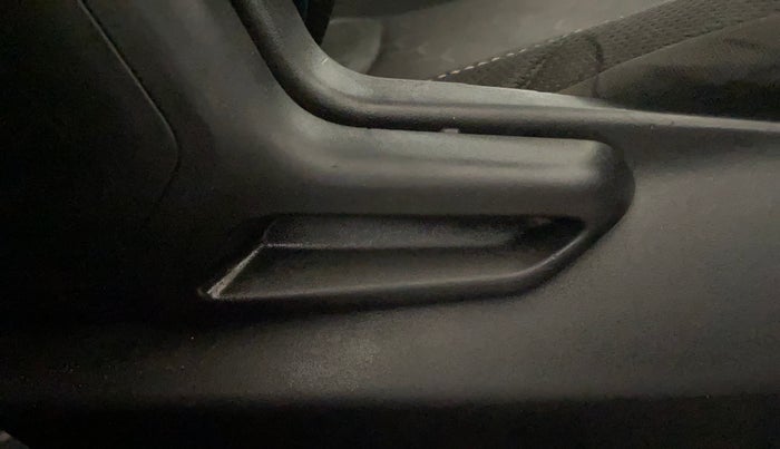 2020 Tata NEXON XM PETROL, Petrol, Manual, 72,464 km, Driver Side Adjustment Panel