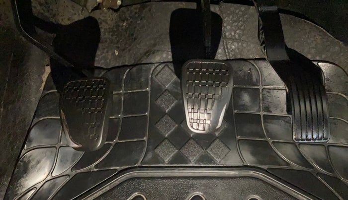 2020 Tata NEXON XM PETROL, Petrol, Manual, 72,464 km, Pedals