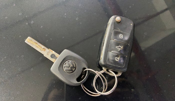 2017 Volkswagen Ameo COMFORTLINE 1.2L, Petrol, Manual, 68,818 km, Key Close Up