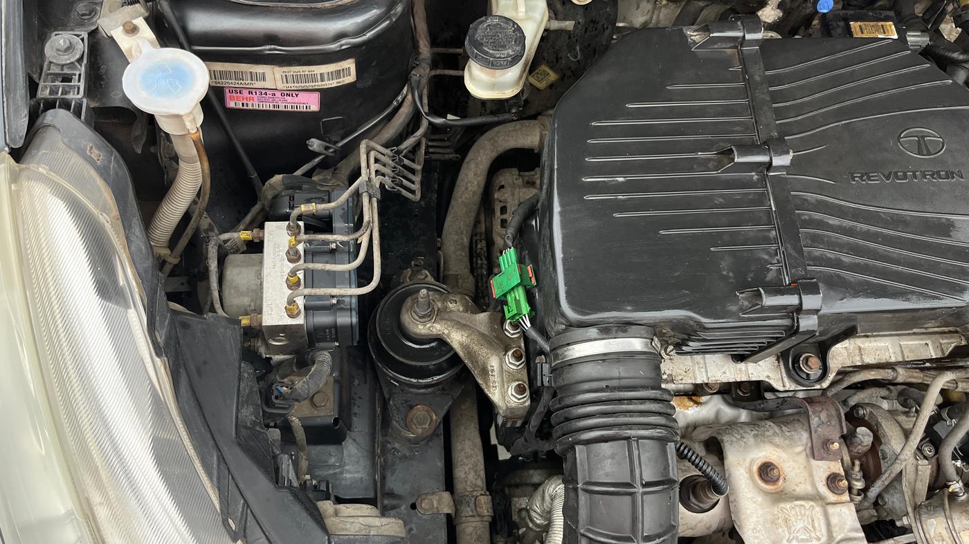2016 Tata Zest XMS PETROL, Petrol, Manual, 73,372 km, Engine View - Right