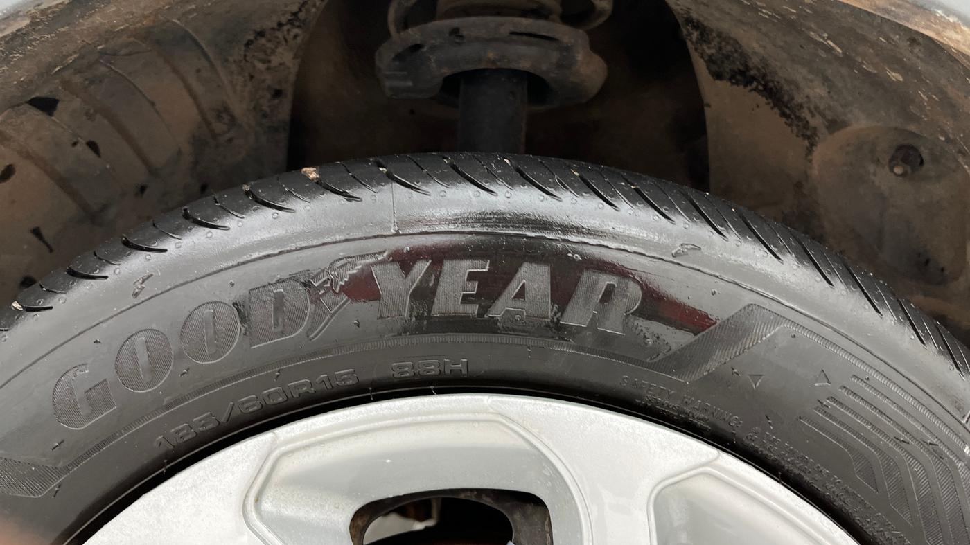 2016 Tata Zest XMS PETROL, Petrol, Manual, 73,372 km, Left Front Tyre Tread