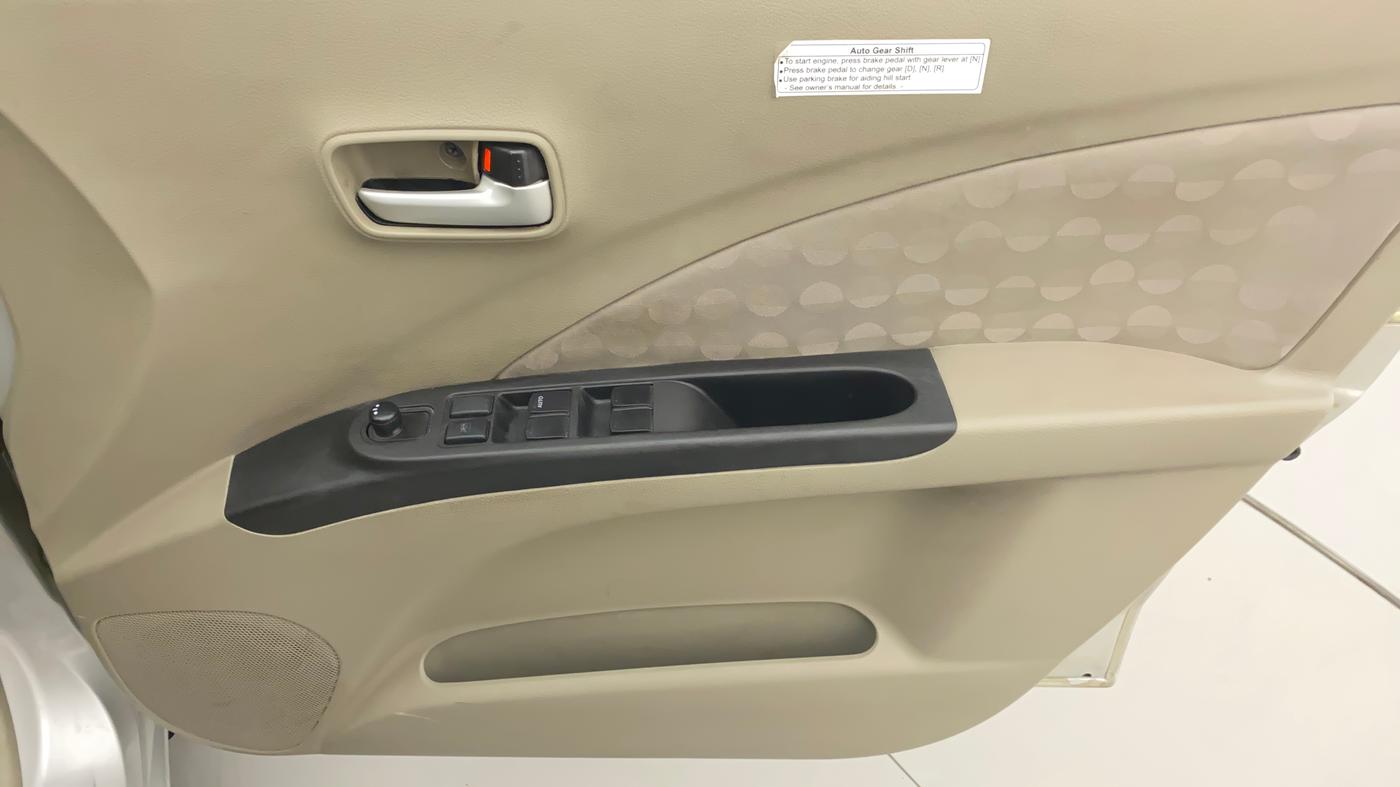 2016 Maruti Celerio ZXI AMT (O), Petrol, Automatic, 87,680 km, Driver Side Door Panels Control