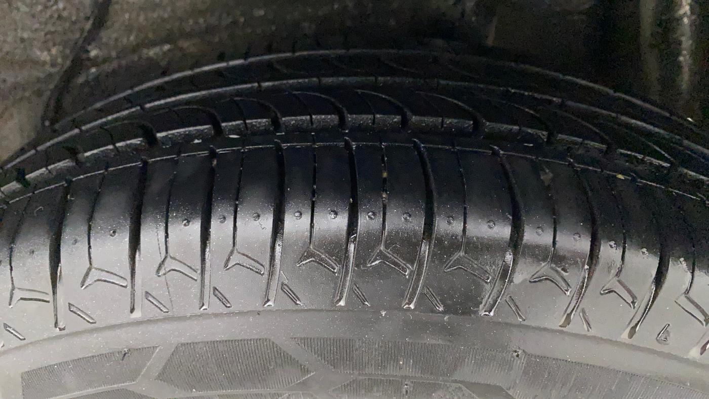 2016 Maruti Celerio ZXI AMT (O), Petrol, Automatic, 87,680 km, Left Rear Tyre Tread