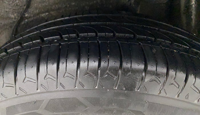 2016 Maruti Celerio ZXI AMT (O), Petrol, Automatic, 87,680 km, Left Rear Tyre Tread