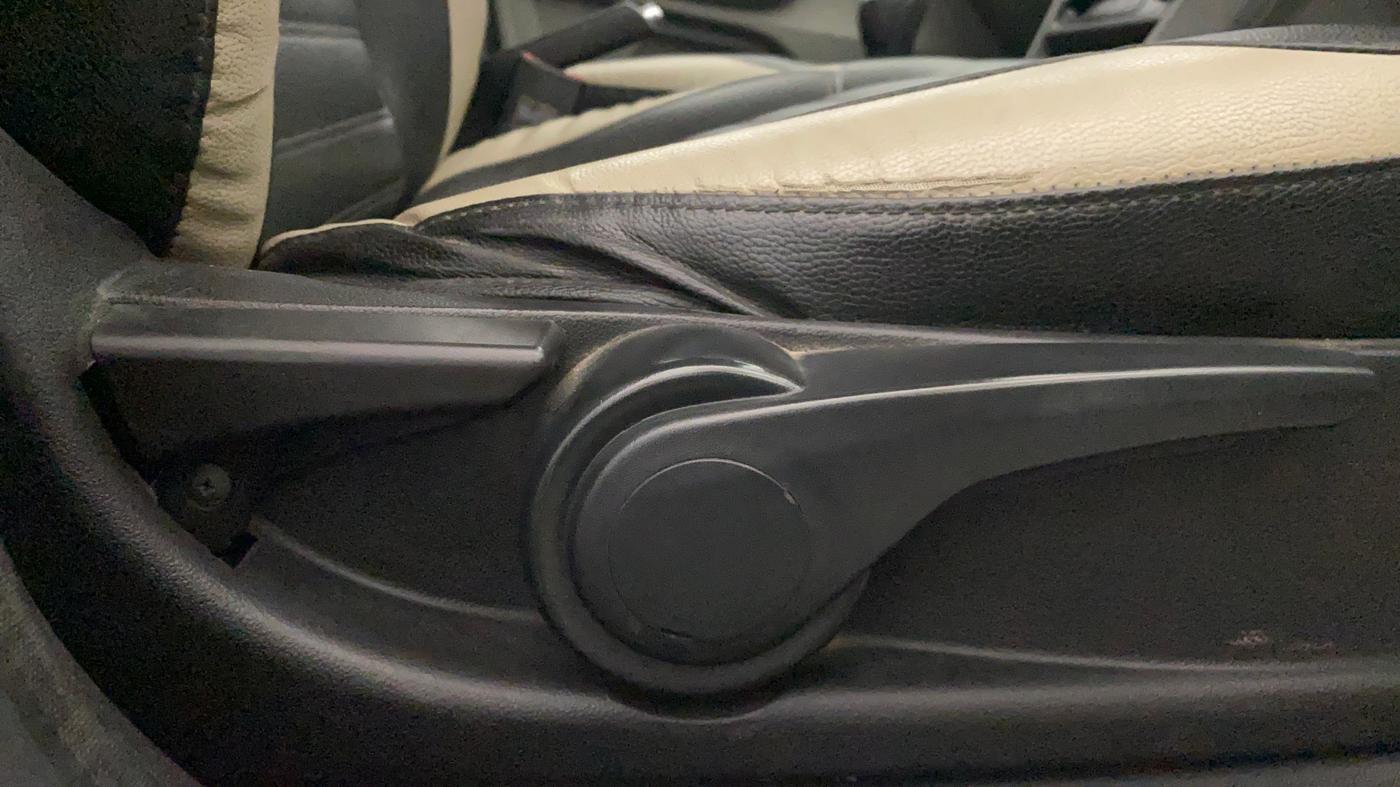 2019 Tata Tiago XZ PLUS DIESEL, Diesel, Manual, 89,456 km, Driver Side Adjustment Panel